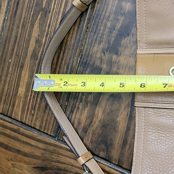 Coach leather purse. - Picture 8 of 11